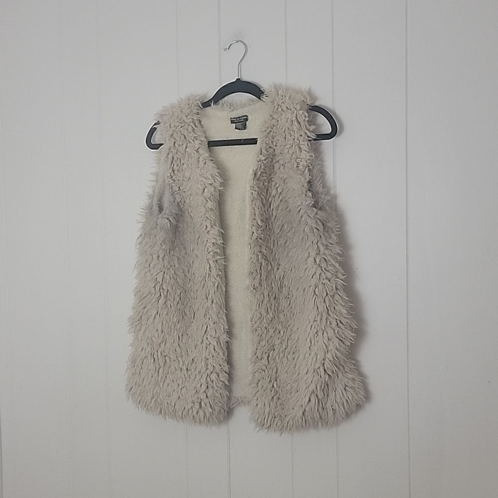 Fur vest